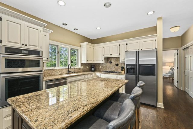 4665 Hastings DRIVE, Brookfield, WI 53045