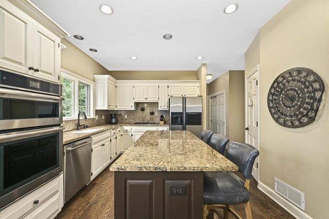 4665 Hastings DRIVE, Brookfield, WI 53045