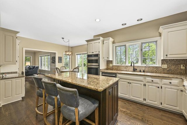4665 Hastings DRIVE, Brookfield, WI 53045