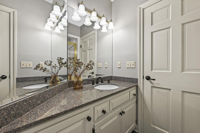 4665 Hastings DRIVE, Brookfield, WI 53045