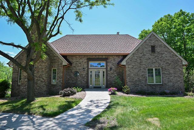 4665 Hastings DRIVE, Brookfield, WI 53045