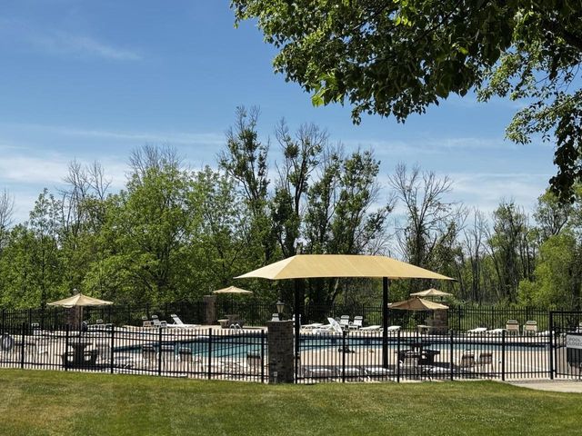 4665 Hastings DRIVE, Brookfield, WI 53045