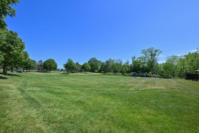 4665 Hastings DRIVE, Brookfield, WI 53045