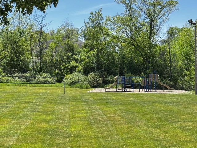 4665 Hastings DRIVE, Brookfield, WI 53045