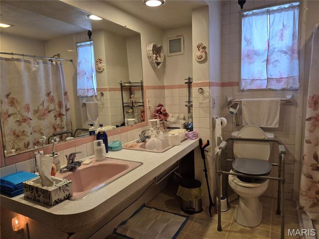 1530 Johnson Road, Granite City, IL 62040