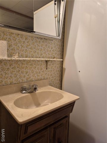 1530 Johnson Road, Granite City, IL 62040