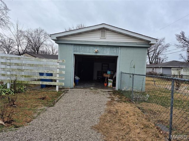 1530 Johnson Road, Granite City, IL 62040
