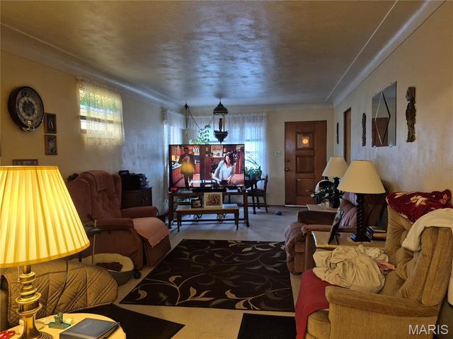 1530 Johnson Road, Granite City, IL 62040