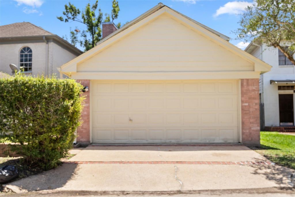 14411 Golden Pond Drive, Houston, TX 77084