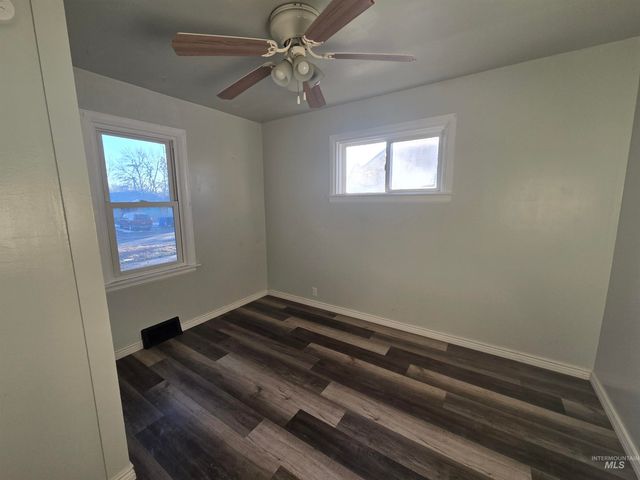 328 E Ave D, Jerome, ID 83338