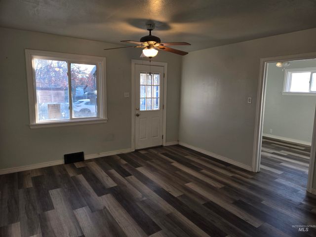 328 E Ave D, Jerome, ID 83338