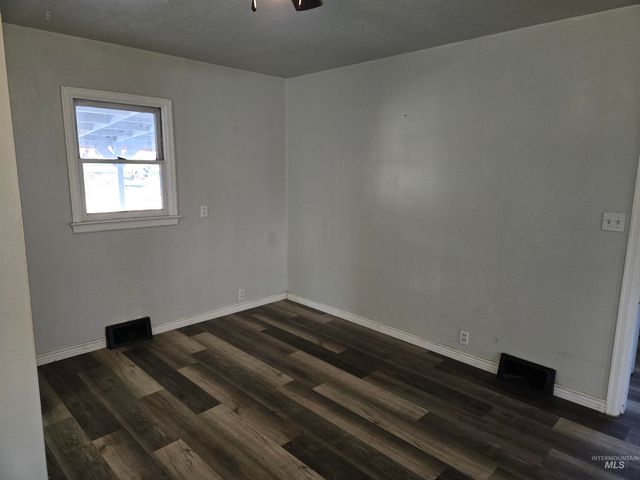 328 E Ave D, Jerome, ID 83338