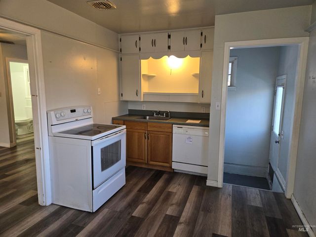 328 E Ave D, Jerome, ID 83338