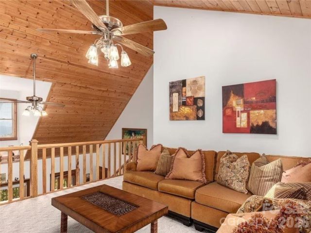 505 Middle Top Loop, Maggie Valley, NC 28751