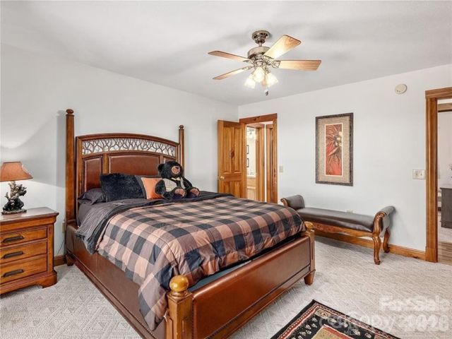 505 Middle Top Loop, Maggie Valley, NC 28751