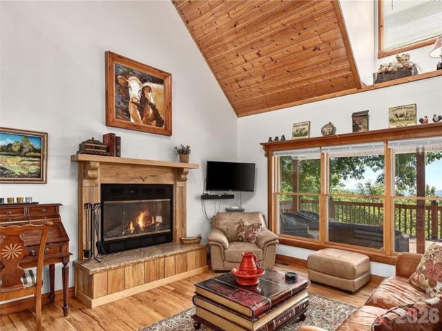 505 Middle Top Loop, Maggie Valley, NC 28751