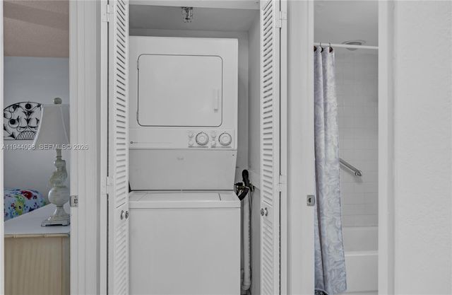 2430 Deer Creek Country Club Blvd 206-2, Deerfield Beach, FL 33442