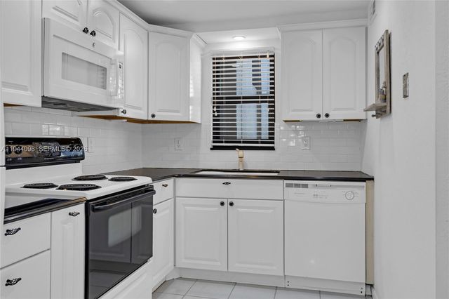 2430 Deer Creek Country Club Blvd 206-2, Deerfield Beach, FL 33442