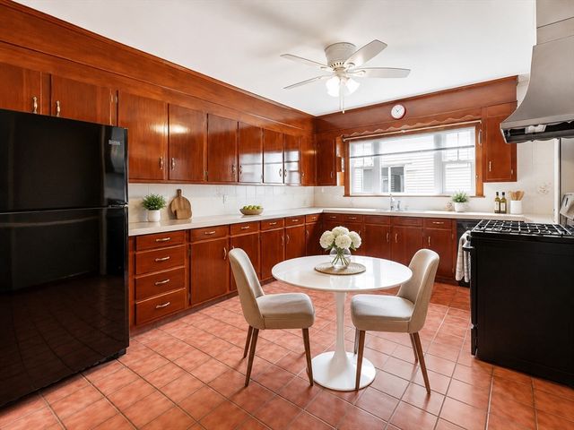 977 Main Street 1, Melrose, MA 02176