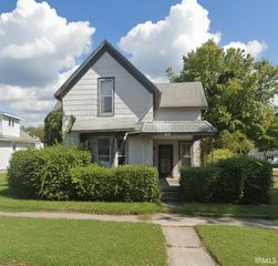 215 N High Street, Delphi, IN 46923