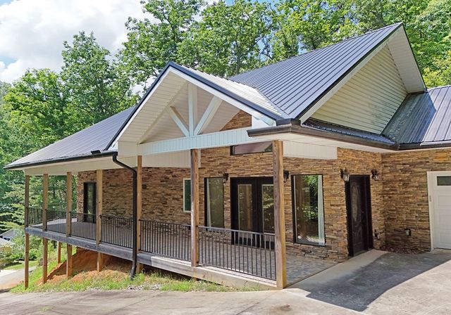 714 Mountain View Road, Hiawassee, GA 30546