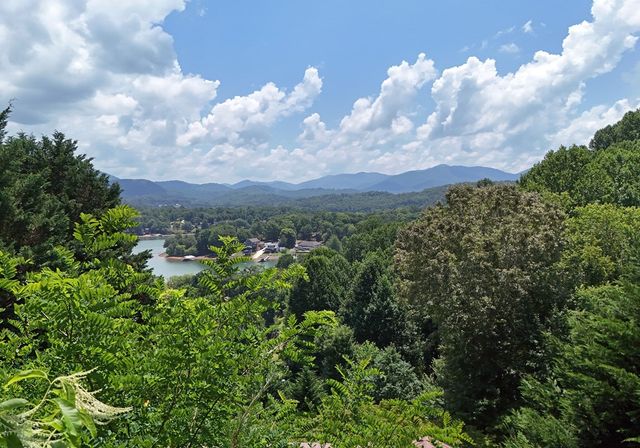 714 Mountain View Road, Hiawassee, GA 30546