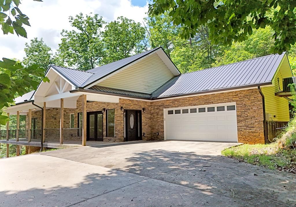 714 Mountain View Road, Hiawassee, GA 30546