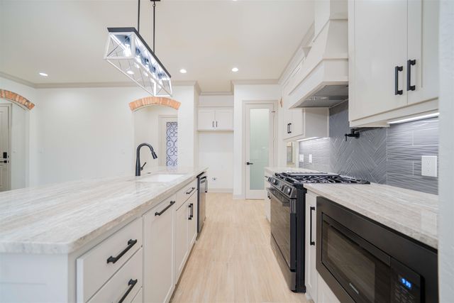 3906 French Dr, Longview, TX 75604