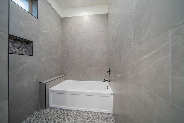 3906 French Dr, Longview, TX 75604