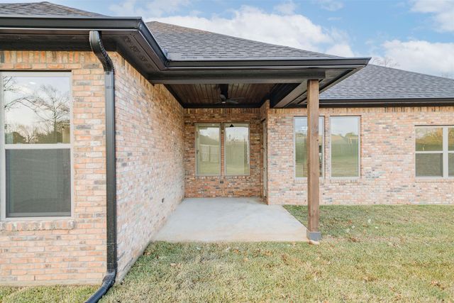 3906 French Dr, Longview, TX 75604