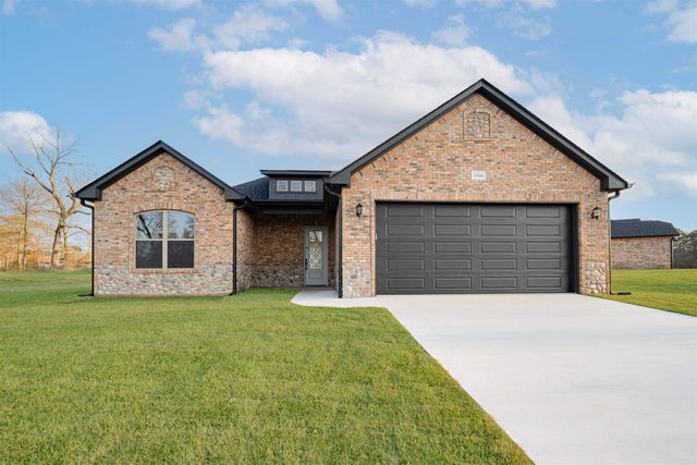 3906 French Dr, Longview, TX 75604