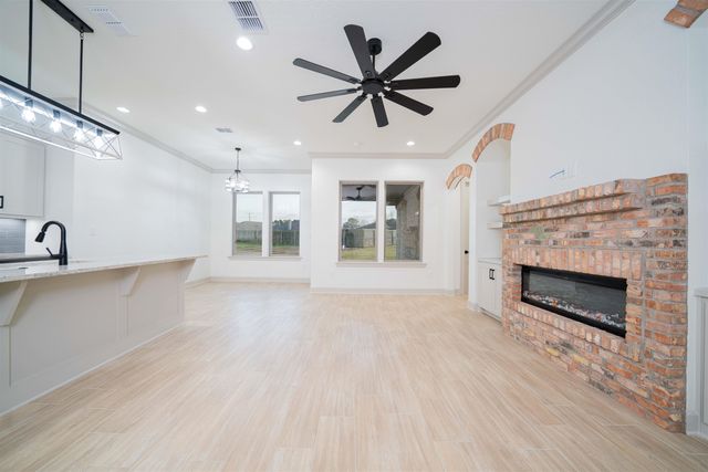 3906 French Dr, Longview, TX 75604