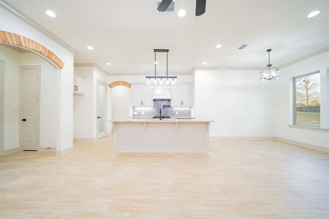 3906 French Dr, Longview, TX 75604