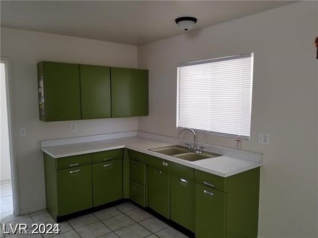 2705 Howard Drive, Las Vegas, NV 89104