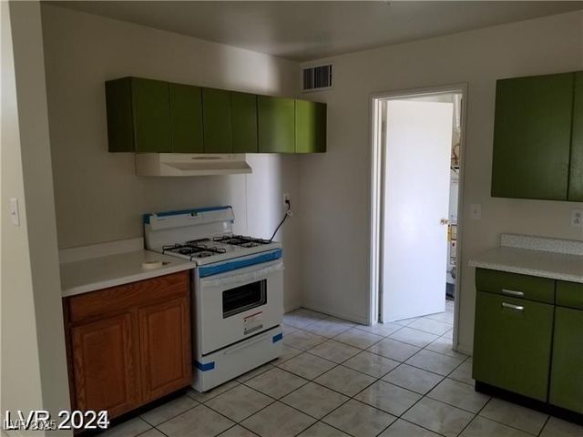 2705 Howard Drive, Las Vegas, NV 89104