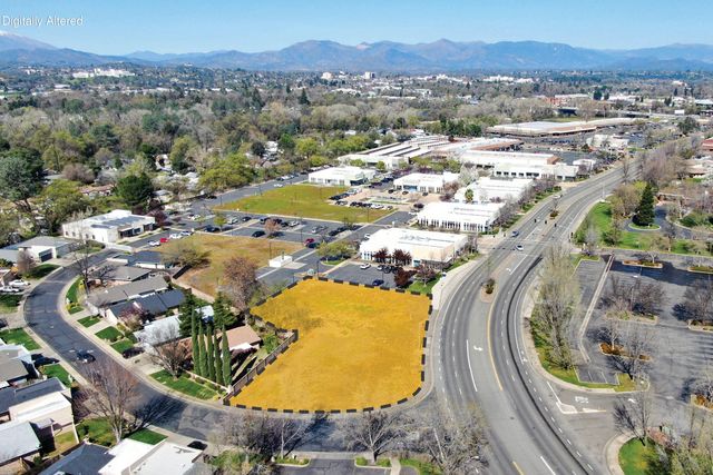 390 Hartnell Avenue, Redding, CA 96002