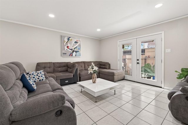 8478 Ariel St 61, Houston, TX 77074