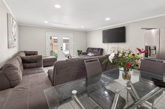 8478 Ariel St 61, Houston, TX 77074