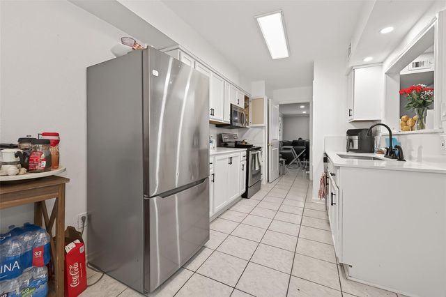 8478 Ariel St 61, Houston, TX 77074