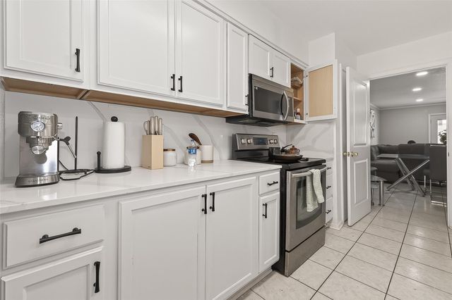 8478 Ariel St 61, Houston, TX 77074