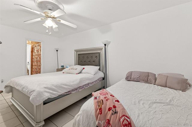 8478 Ariel St 61, Houston, TX 77074