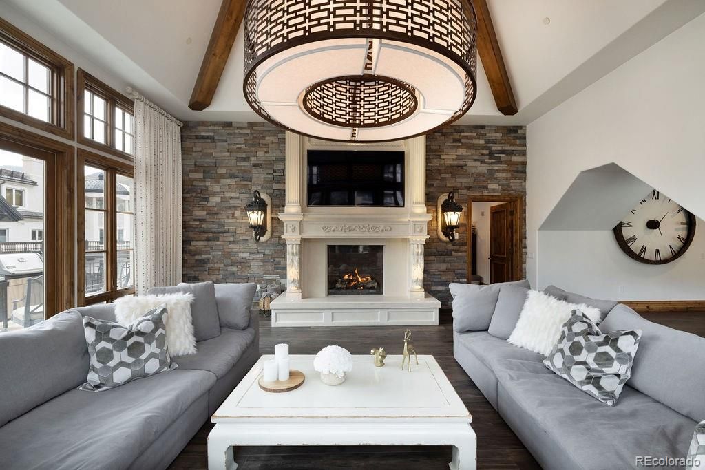 Image 2 of property listing at 675 Lionshead Place 642, Vail, CO 81657