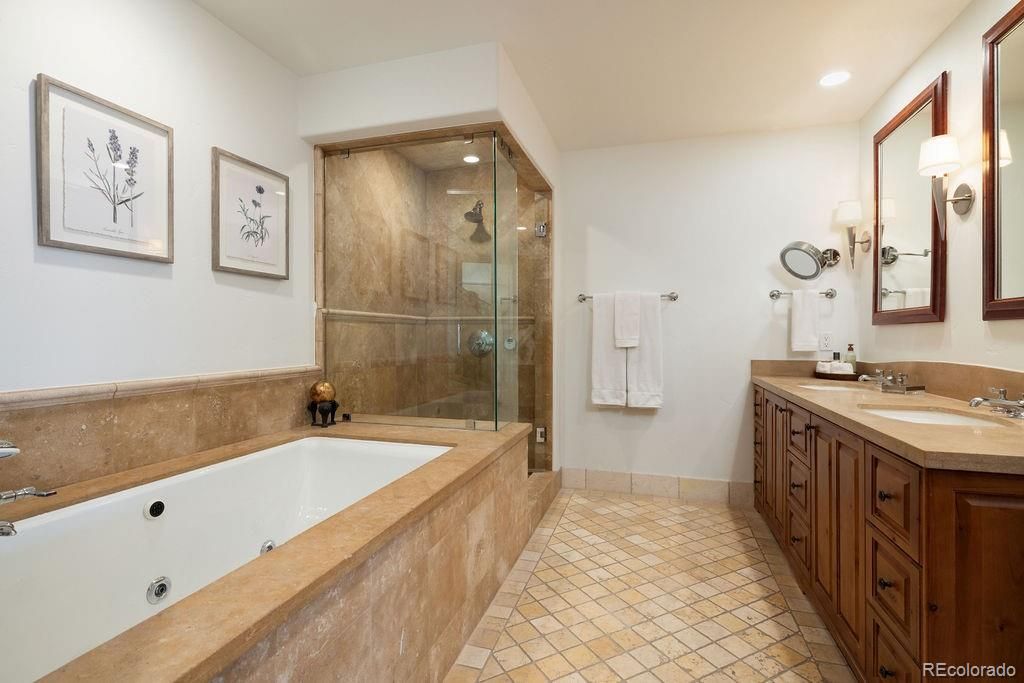 Image 12 of property listing at 675 Lionshead Place 642, Vail, CO 81657