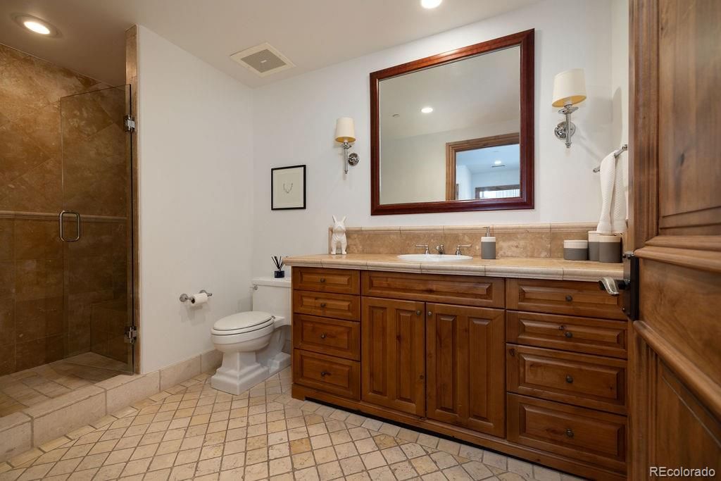 Image 16 of property listing at 675 Lionshead Place 642, Vail, CO 81657