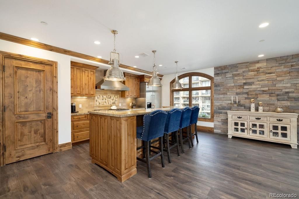Image 5 of property listing at 675 Lionshead Place 642, Vail, CO 81657