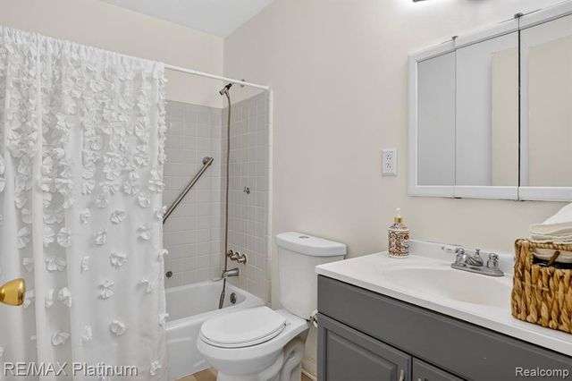 5946 Alan Drive 47, Brighton, MI 48116