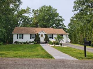 48 Dana Hill, Belchertown, MA 01007