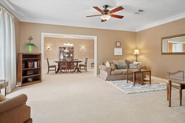2200 Southern Oak Drive, Irving, TX 75063