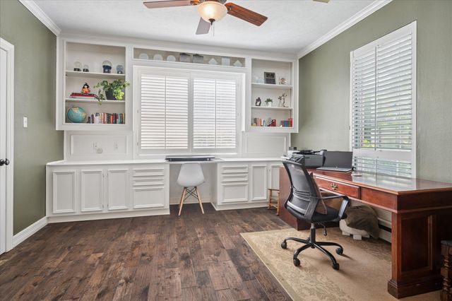2200 Southern Oak Drive, Irving, TX 75063