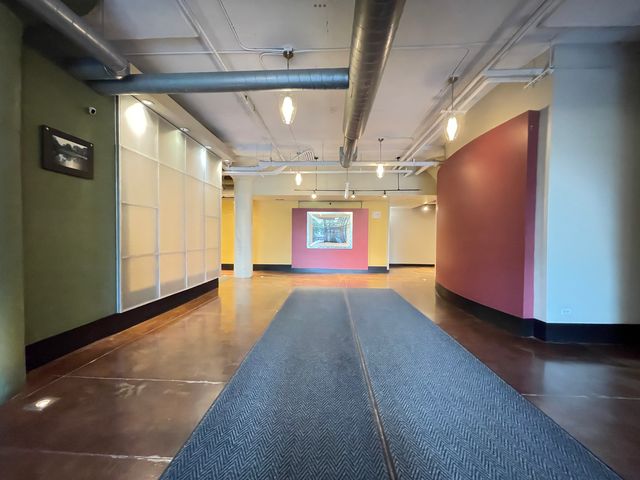 2323 W Pershing Road 421, Chicago, IL 60609